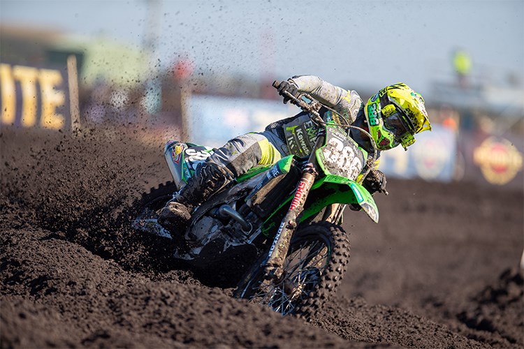 Haruki Yokoyama #386 (MX2) drives out of the corner (Photo Credit: Foremost Media)